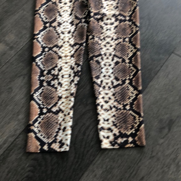 Zara women’s snake print  leggings - Picture 3 of 8